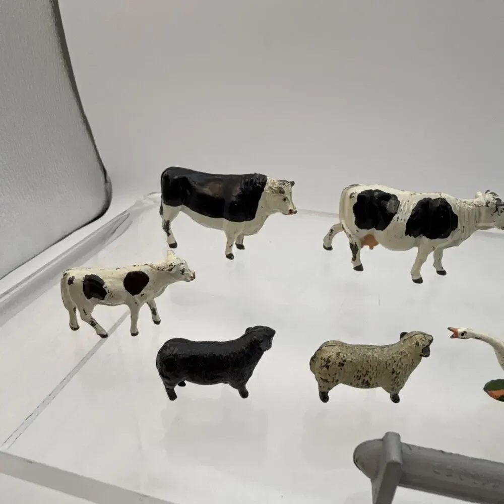 Vtg TIMPO TOYS Painted Lead Toy Britains Era Farm Animals Cows, Sheep, Fowel⬇️